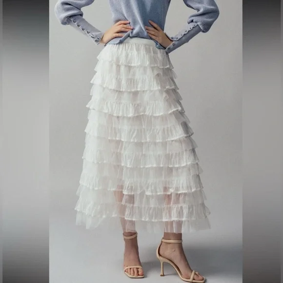 Elegant White Tulle Skirt - Picture 2 of 2